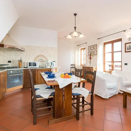 Rustico Vini - Naturstein-ferienhaus Mit Terrasse