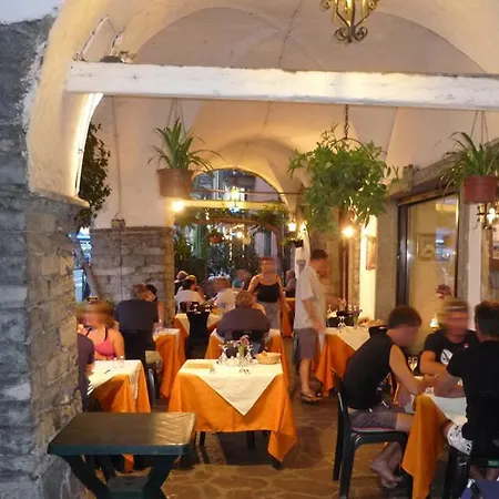 Rustico Vini - Naturstein-ferienhaus Mit Terrasse Ferienhaus